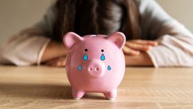 Tinerii români, cei mai săraci din Europa! Statisticile sunt îngrijorătoare